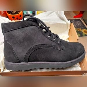 Ugg Women's Bethany shoes